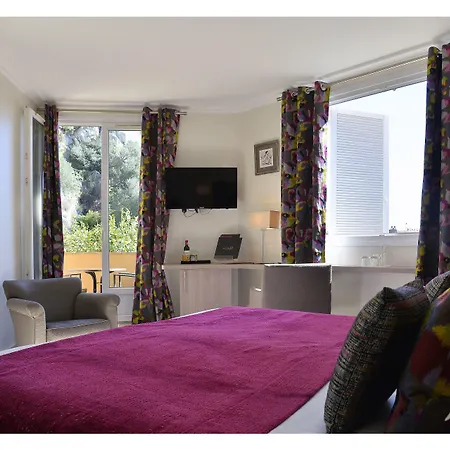 La Pérouse Baie Des Anges Hotel 4*