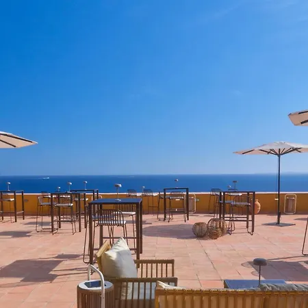 Hotel La Pérouse Baie Des Anges 4*