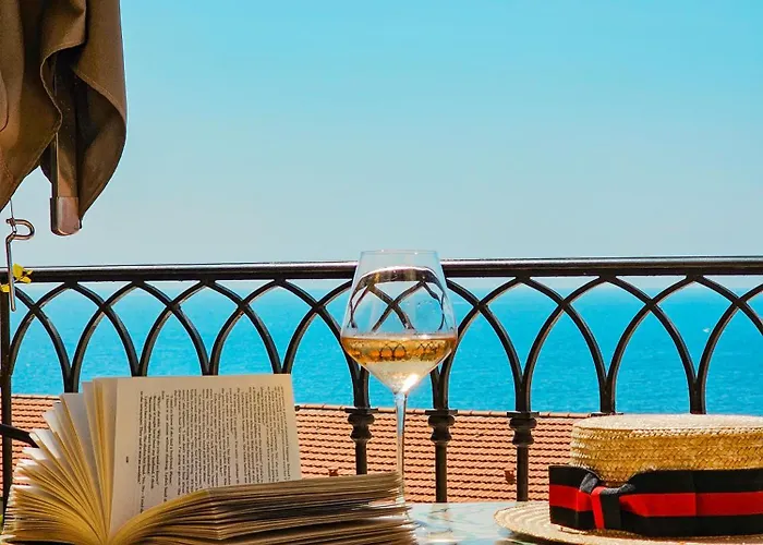 Hotel La Perouse Baie Des Anges