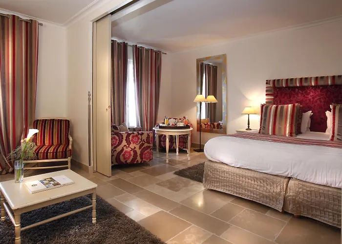 Hotel La Perouse Baie Des Anges 4*