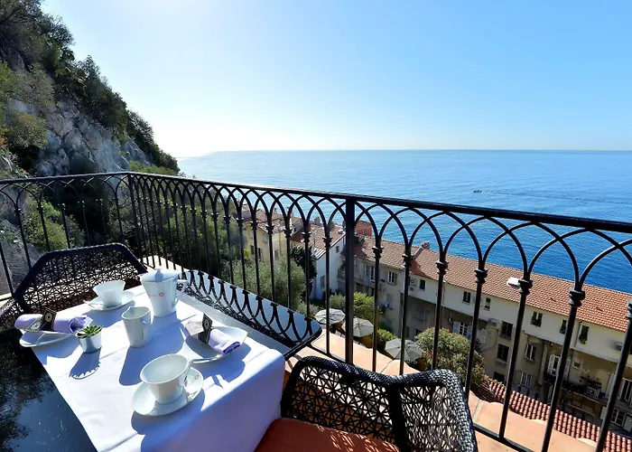 Hotel La Perouse Baie Des Anges Nice
