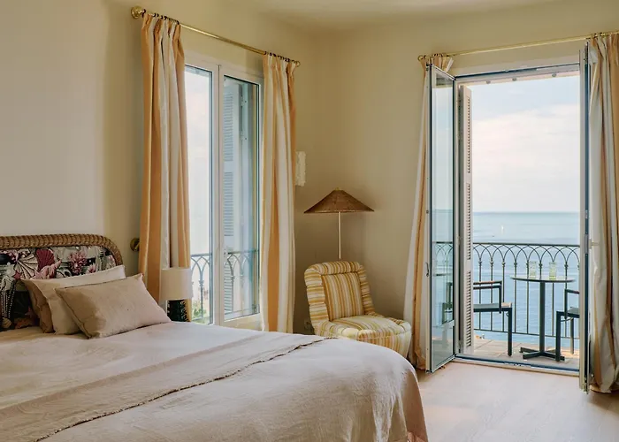 Hotel La Perouse Baie Des Anges Nice