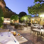 Hotel La Perouse Baie Des Anges 4*
