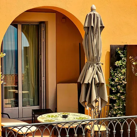Hotel La Perouse Baie Des Anges Nizza