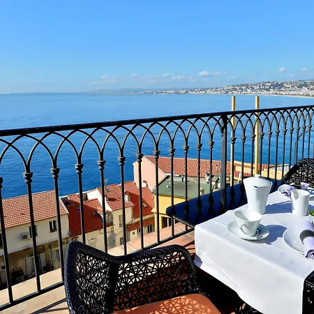 Hotel La Perouse Baie Des Anges 4*