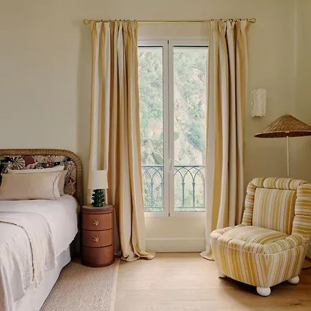 La Pérouse Baie Des Anges Hotel 4*