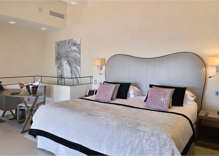 La Perouse Baie Des Anges Hotel