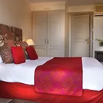 Hotel La Perouse Baie Des Anges 4*