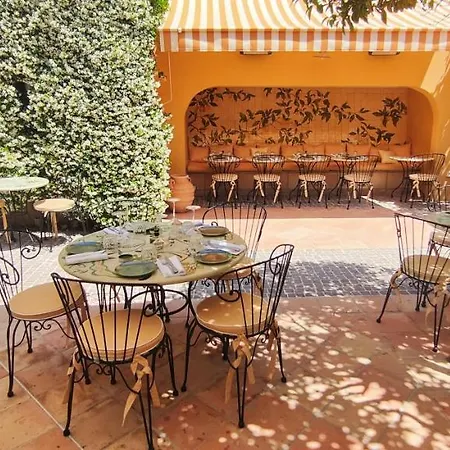 Hotel La Perouse Baie Des Anges