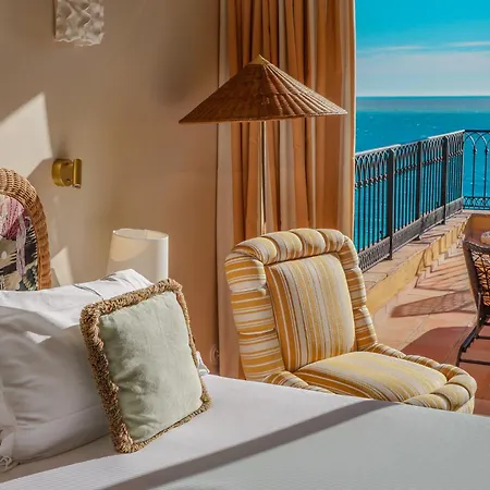 Hotel La Perouse Baie Des Anges