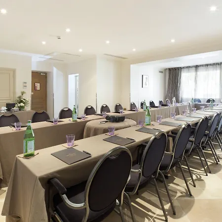 Hotel La Perouse Baie Des Anges 4*